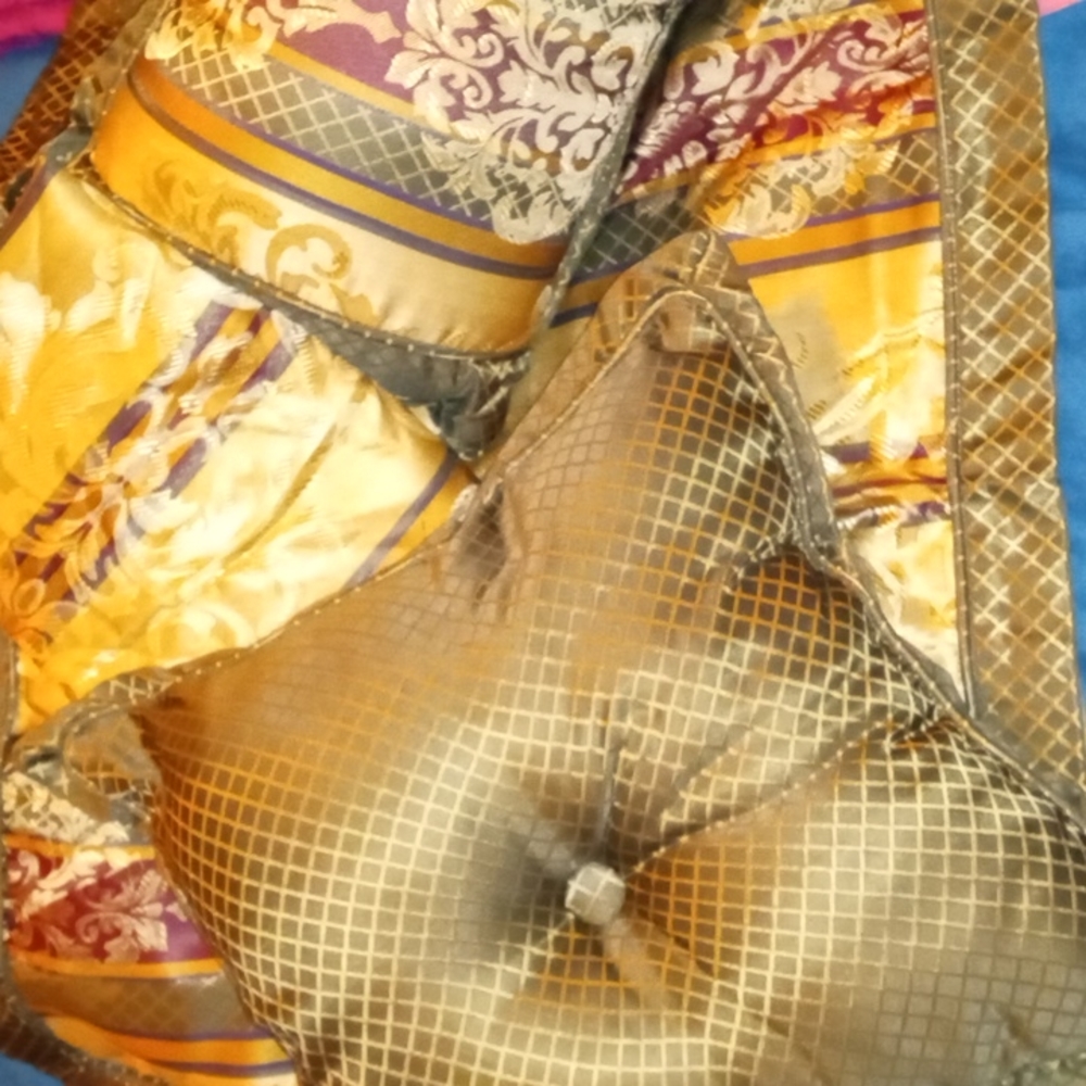 Matching Pillows & Pillow Shams
